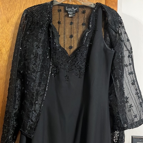 Black dress size 10 worn once. - Picture 2 of 2